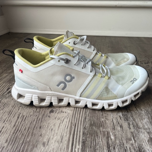 On Running X Shift - Picture 1 of 11